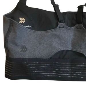 All in motion NWT light support long line convertible wire XS black gray